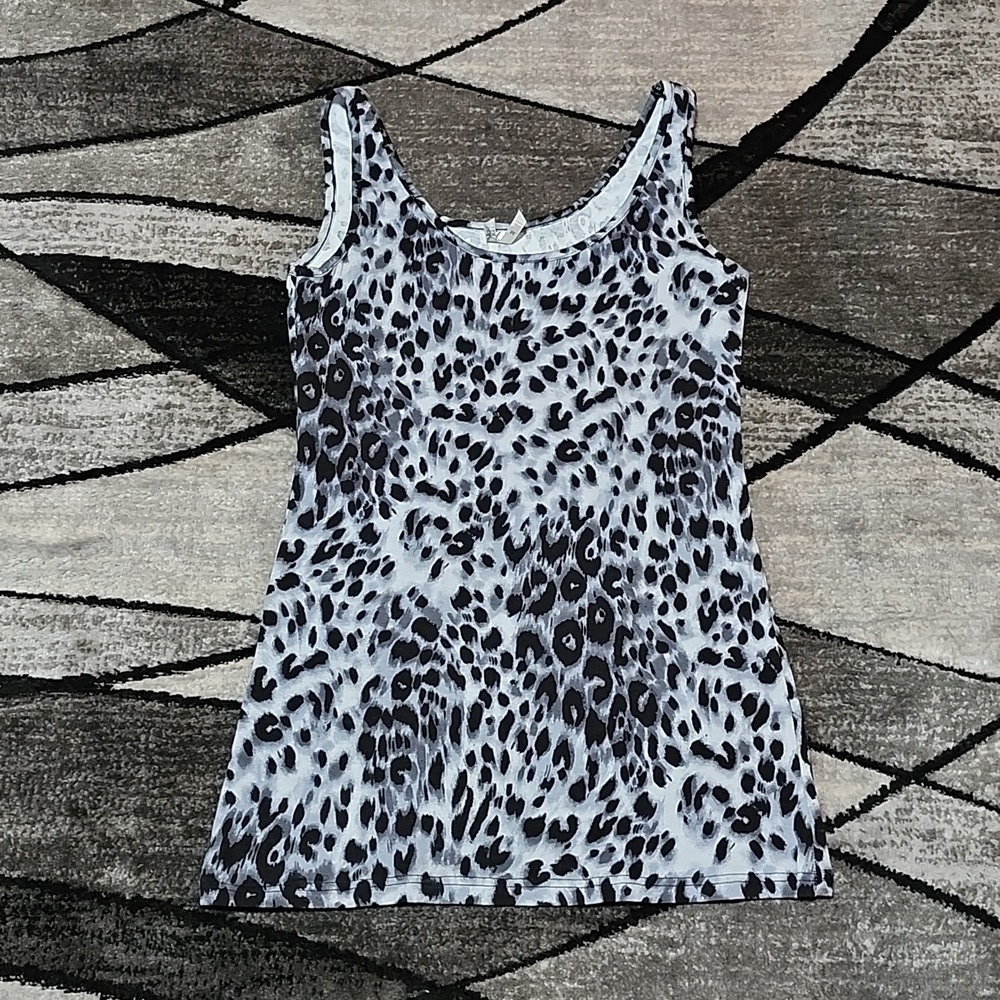 BKE BLACK & GRAY LEOPARD PRINT TANK TOP